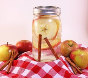 apple-cinnamon-water